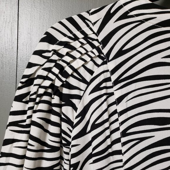 NEW Ricki's ECOVERO™ Zebra Print Blouse - Picture 6 of 11